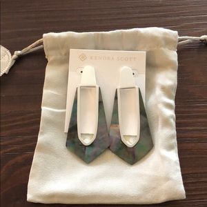 Brand new Kendra scot earrings
